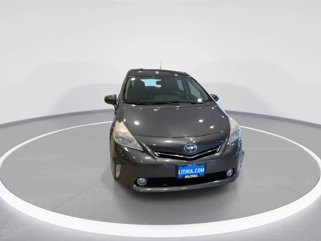 Thumbnail: 2013 Toyota Prius v - 3