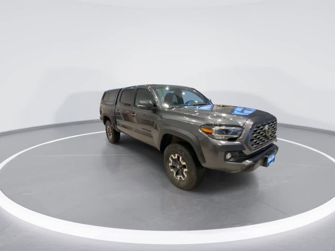 2023 Toyota Tacoma TRD V6 photo 2