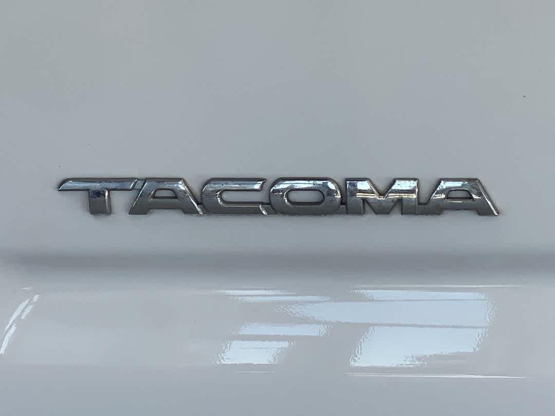 Thumbnail: 2006 Toyota Tacoma - 11