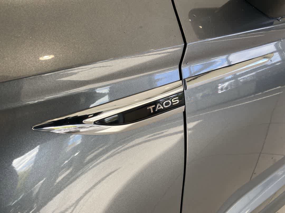 Thumbnail: 2022 Volkswagen Taos - 10