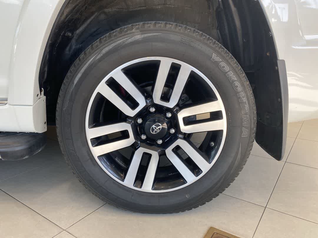 Thumbnail: 2019 Toyota 4Runner - 12