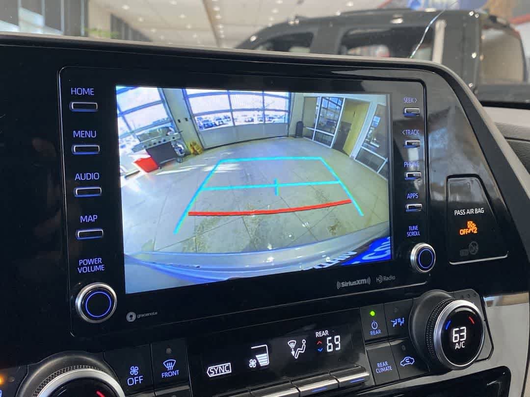 Thumbnail: 2021 Toyota Highlander - 17