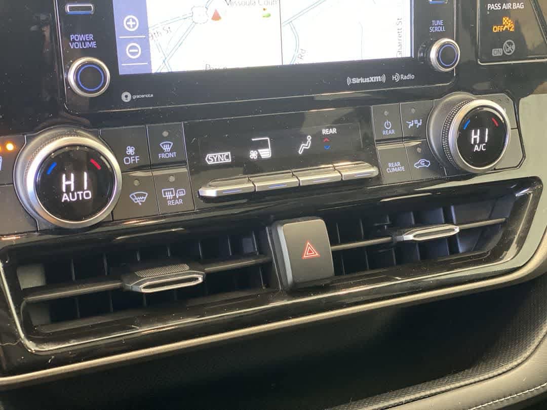 Thumbnail: 2021 Toyota Highlander - 21