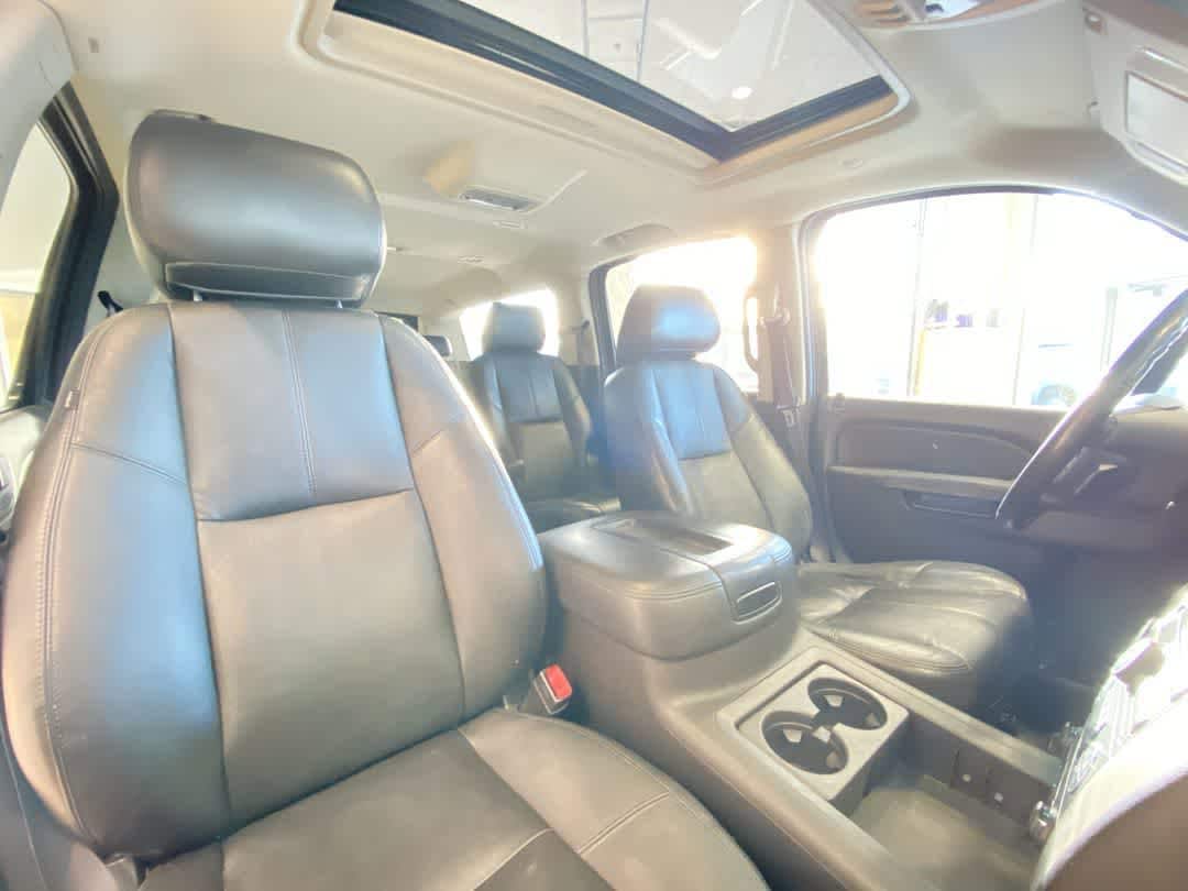 Thumbnail: 2013 Chevrolet Suburban - 28