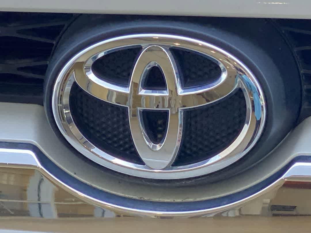 Thumbnail: 2018 Toyota 4Runner - 10