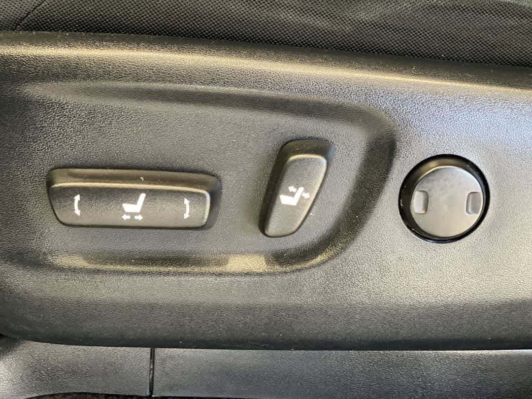 Thumbnail: 2019 Toyota 4Runner - 14