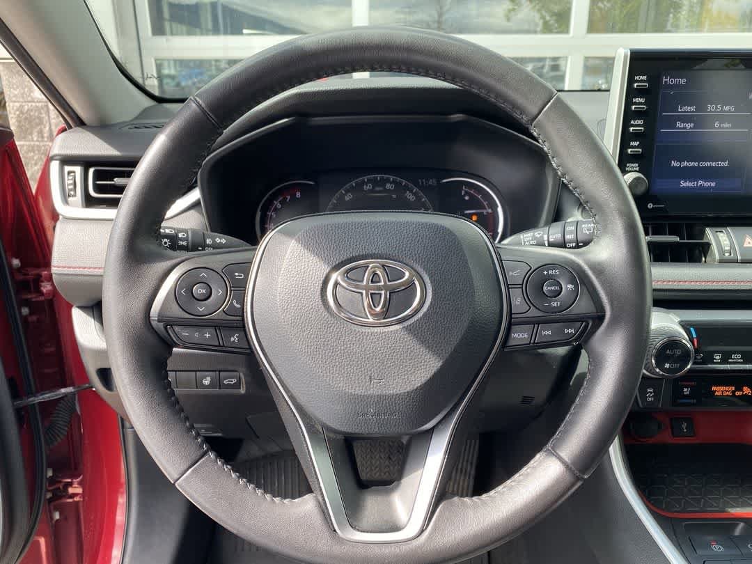Thumbnail: 2022 Toyota RAV4 - 17