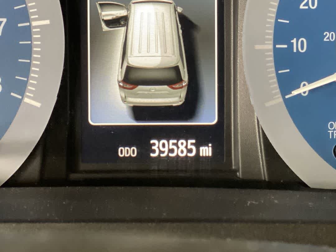 Thumbnail: 2020 Toyota Sienna - 18