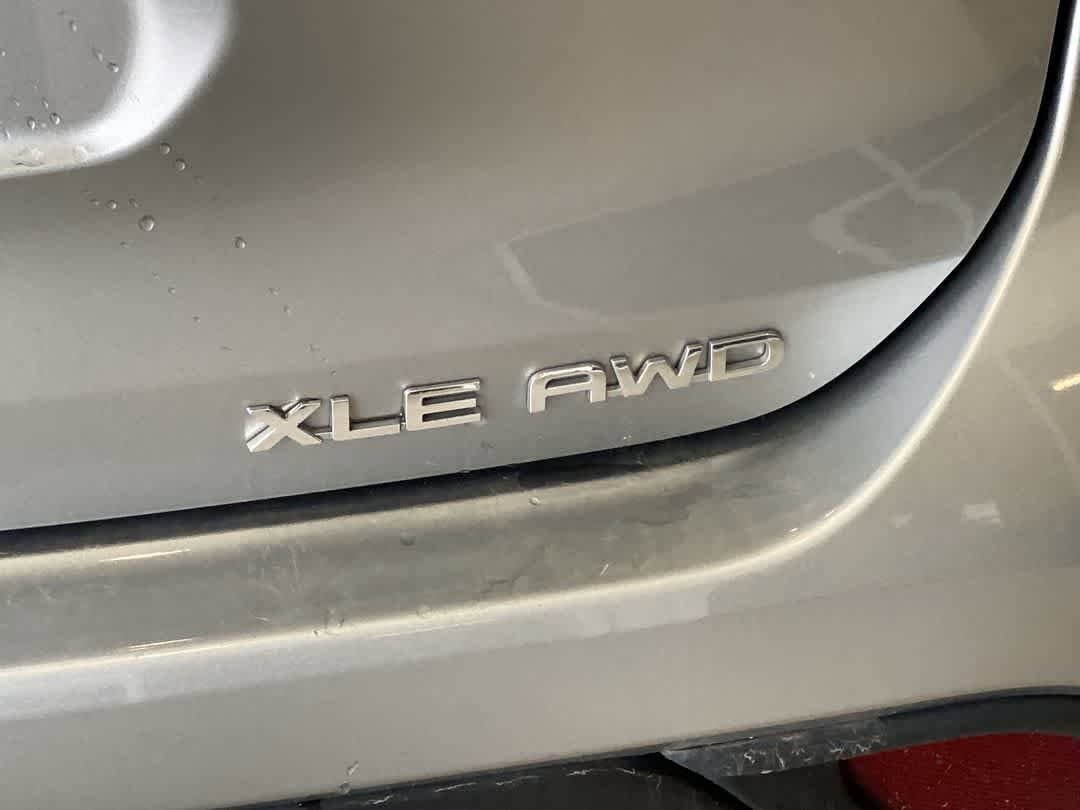 Thumbnail: 2021 Toyota Highlander - 12