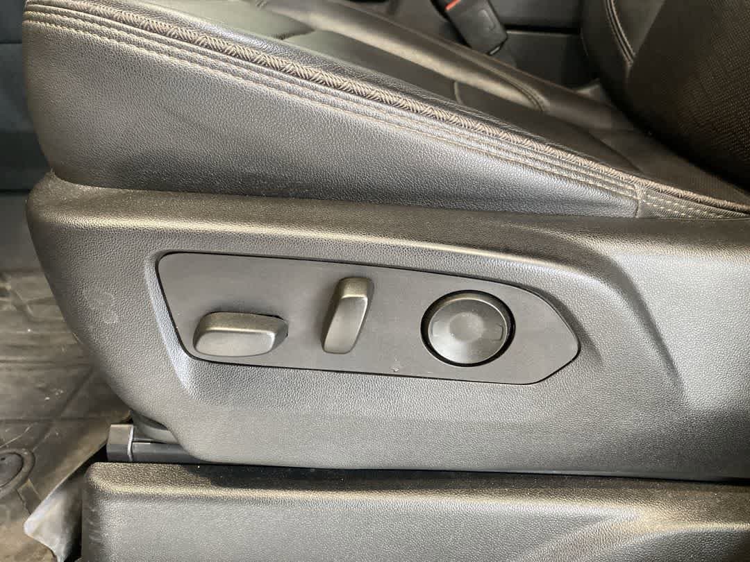 Thumbnail: 2022 Chevrolet Tahoe - 14