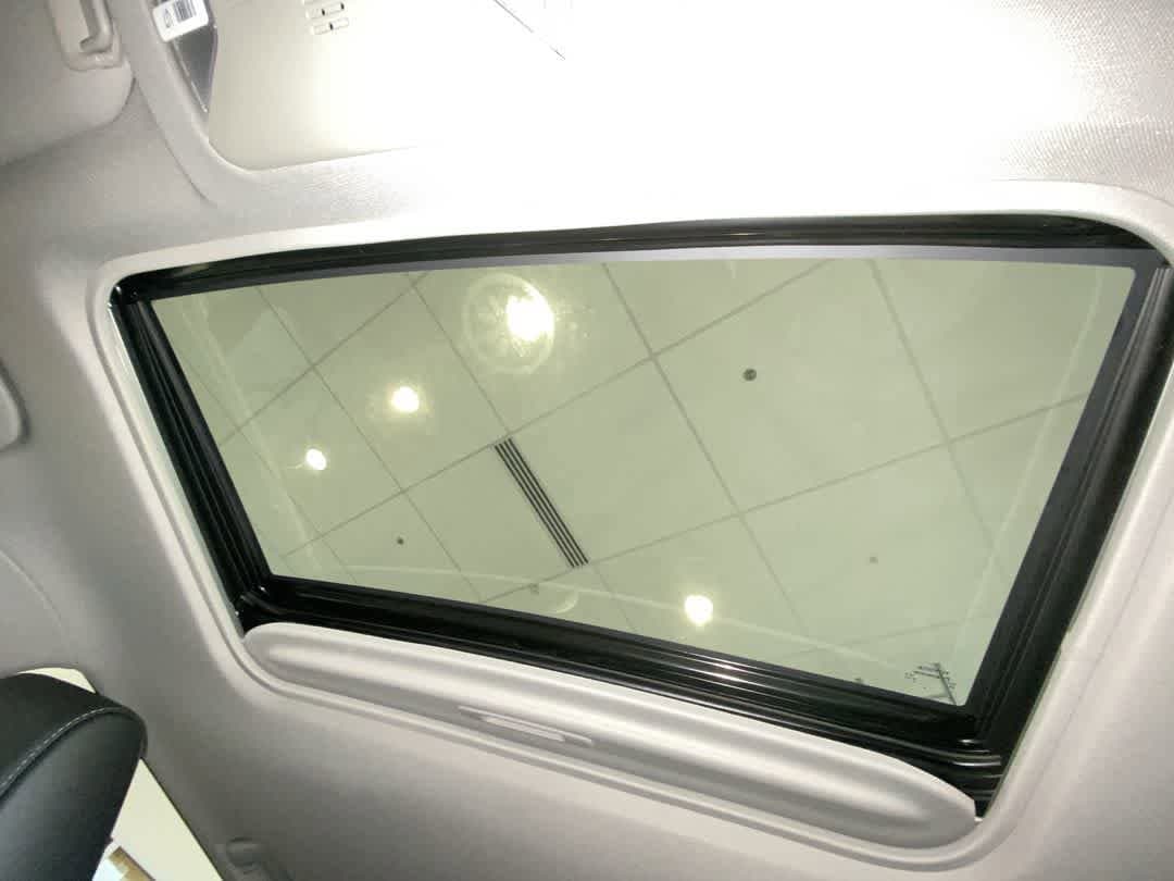 Thumbnail: 2025 Toyota RAV4 - 21