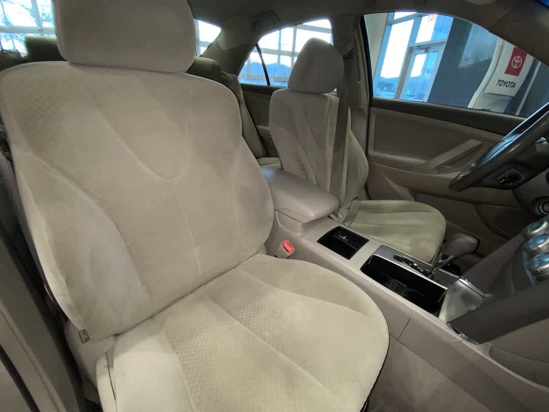 2007 Toyota Camry LE 23