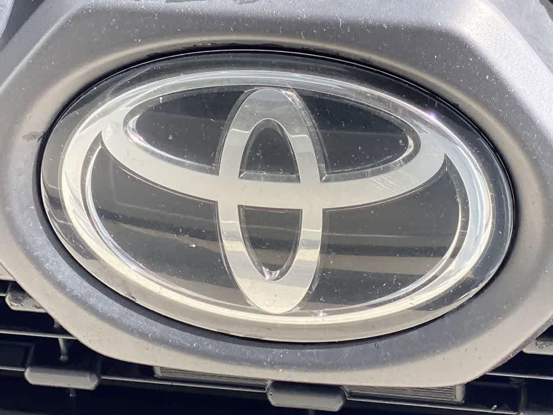 Thumbnail: 2022 Toyota RAV4 - 10