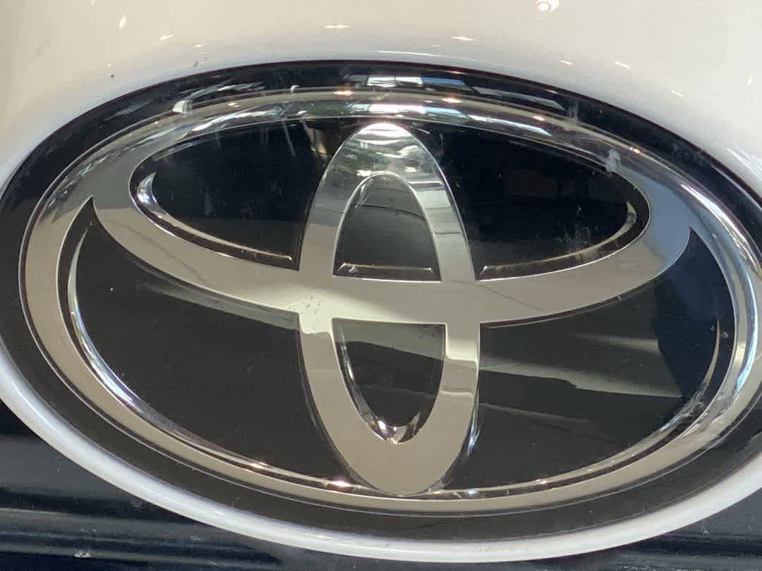 Thumbnail: 2025 Toyota RAV4 - 10