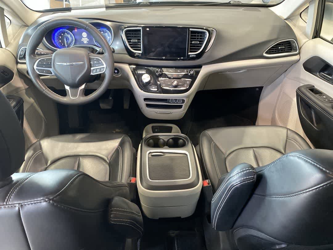 Thumbnail: 2023 Chrysler Pacifica - 22