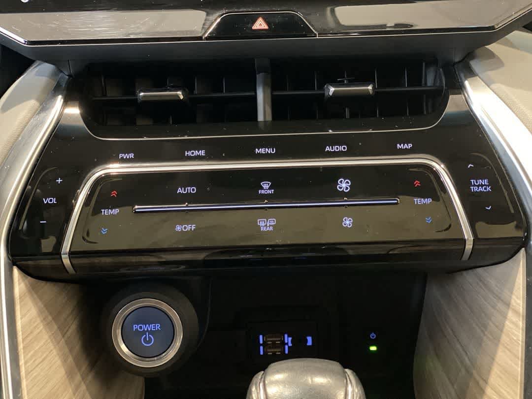 Thumbnail: 2021 Toyota Venza - 21