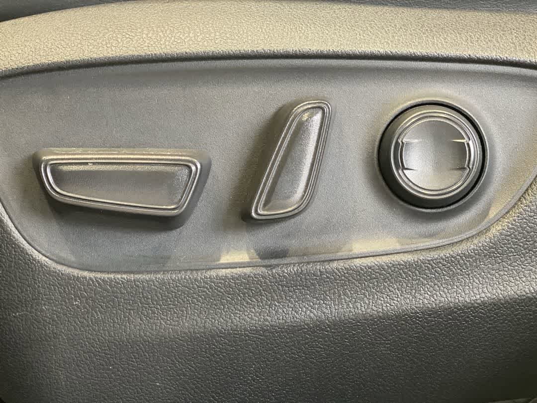 Thumbnail: 2022 Toyota RAV4 - 14