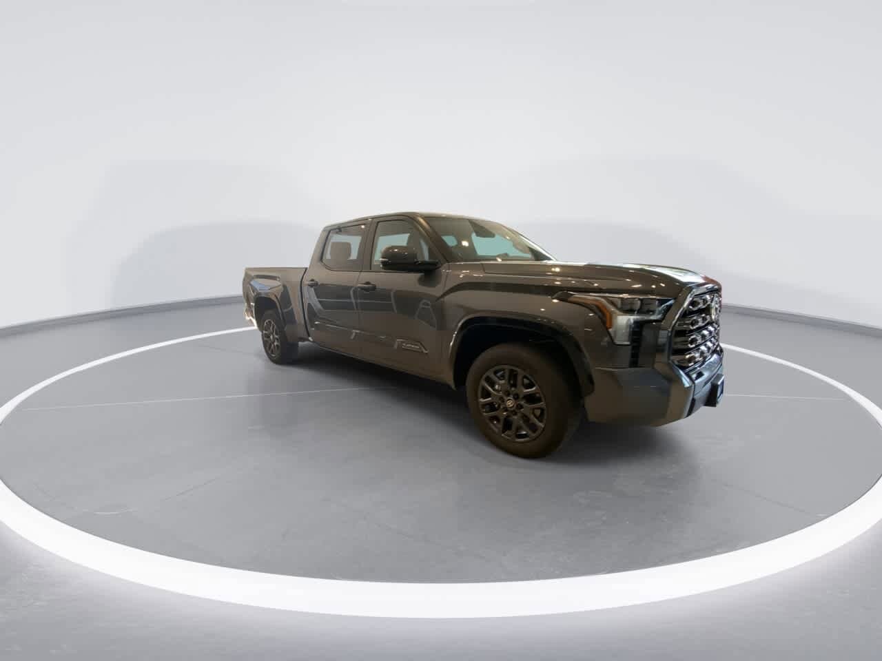2025 Toyota Tundra Platinum photo 2