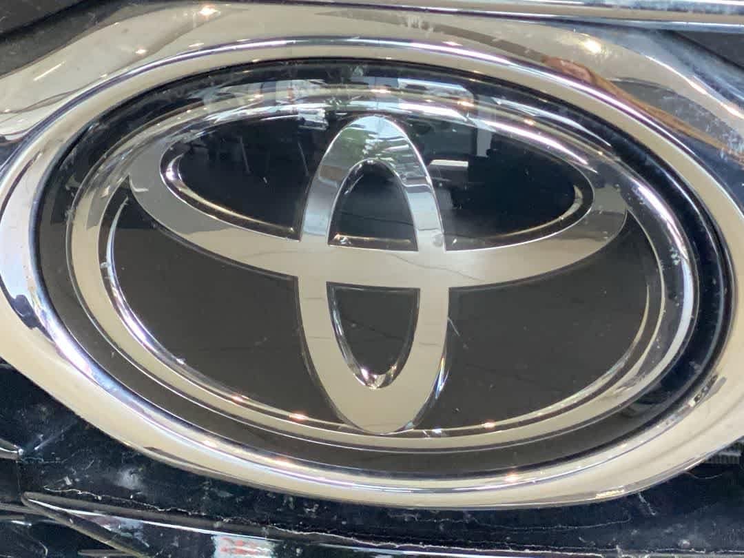 Thumbnail: 2023 Toyota Highlander - 10