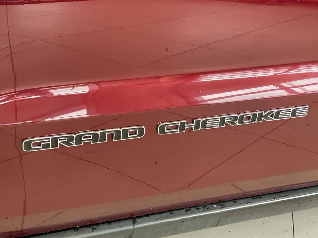 Thumbnail: 2020 Jeep Grand Cherokee - 10