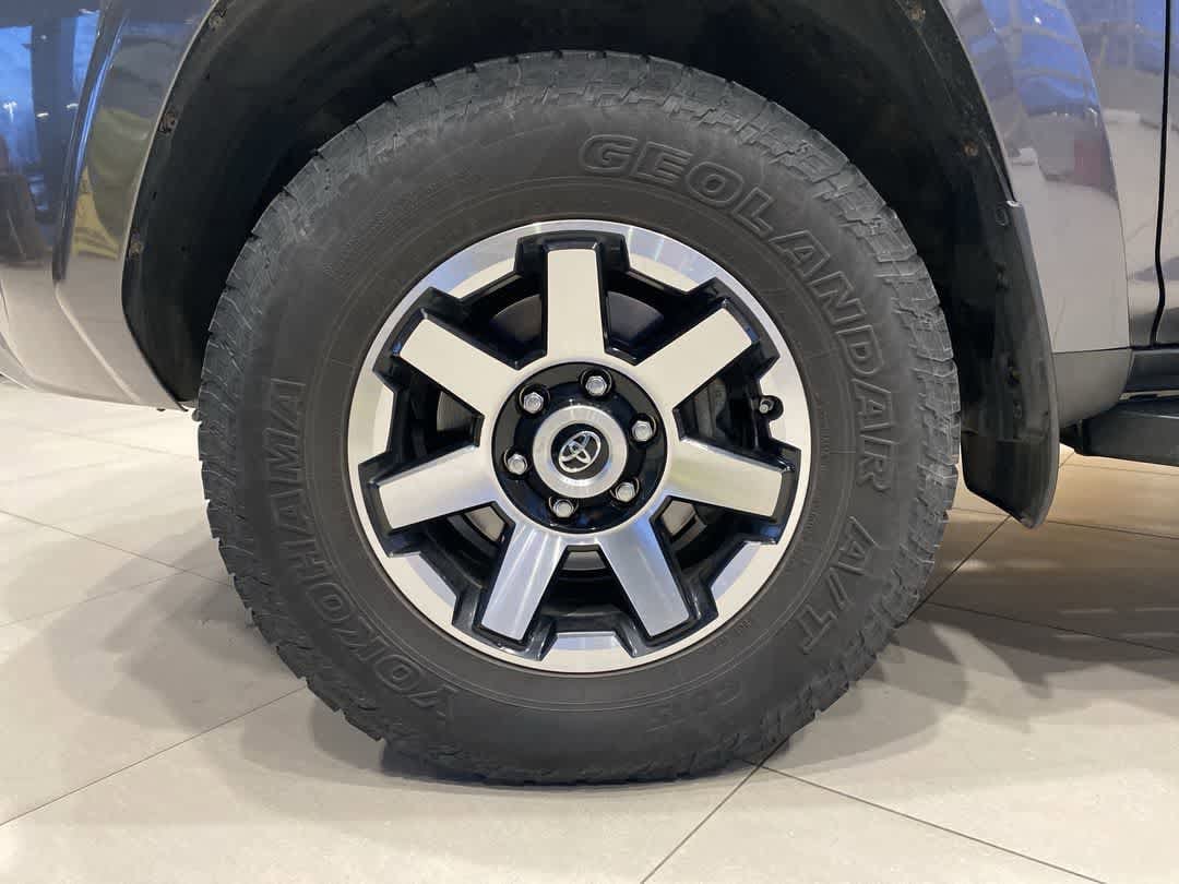 Thumbnail: 2019 Toyota 4Runner - 10