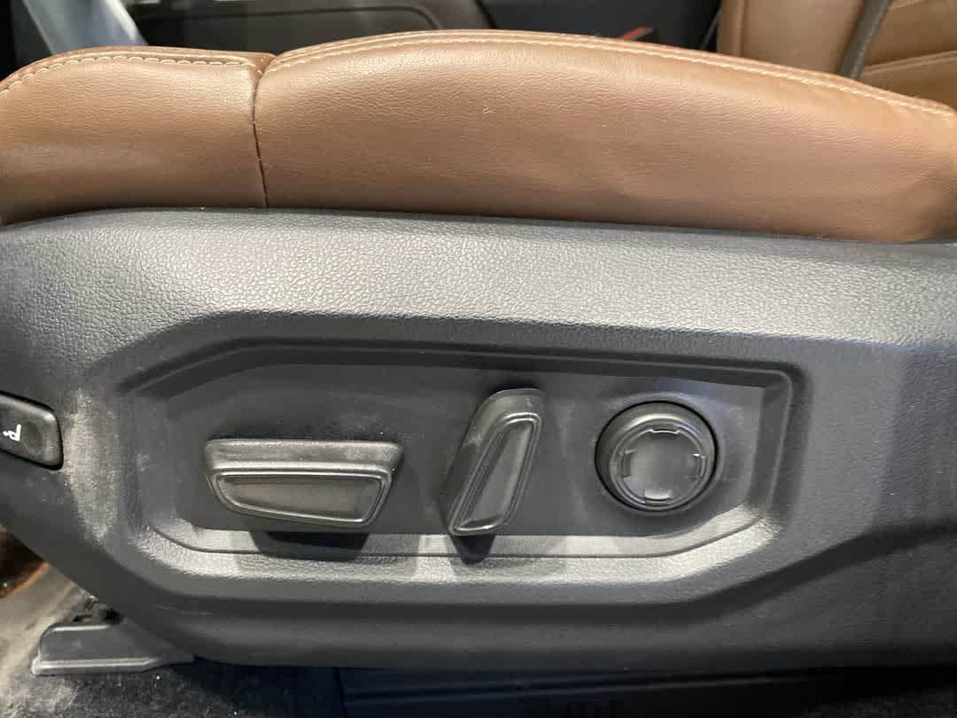 Thumbnail: 2025 Toyota Tundra - 12