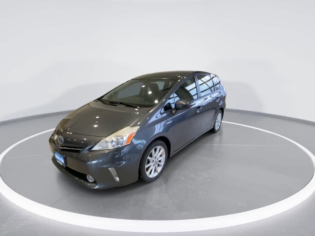 Thumbnail: 2013 Toyota Prius v - 4