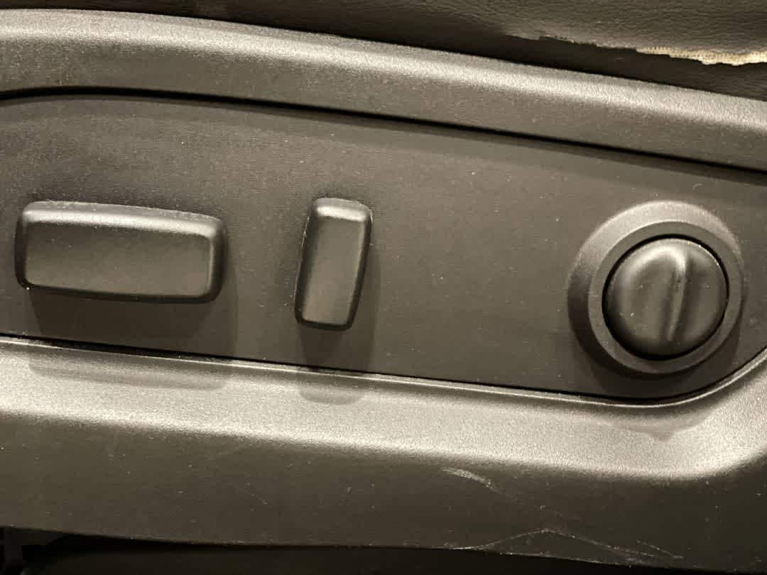 Thumbnail: 2016 Chevrolet Traverse - 15