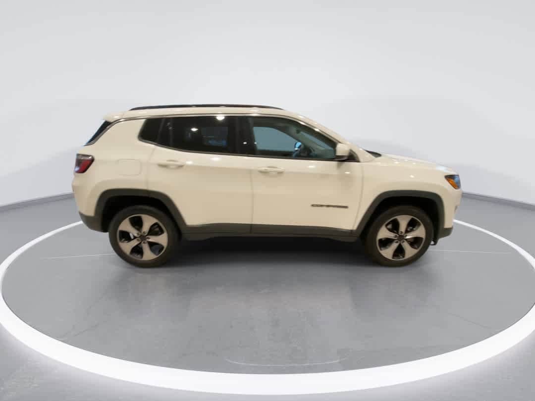 Thumbnail: 2018 Jeep Compass - 9