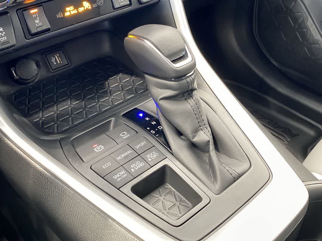 Thumbnail: 2025 Toyota RAV4 - 19