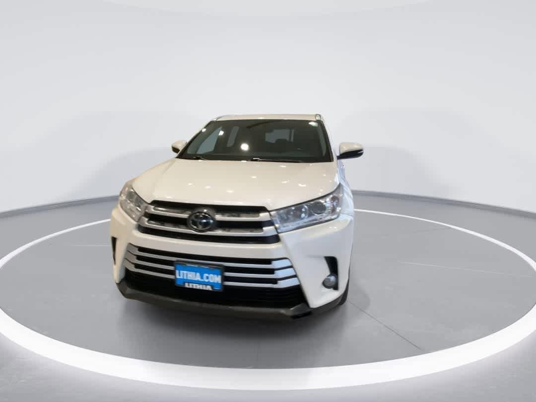 Thumbnail: 2018 Toyota Highlander - 3