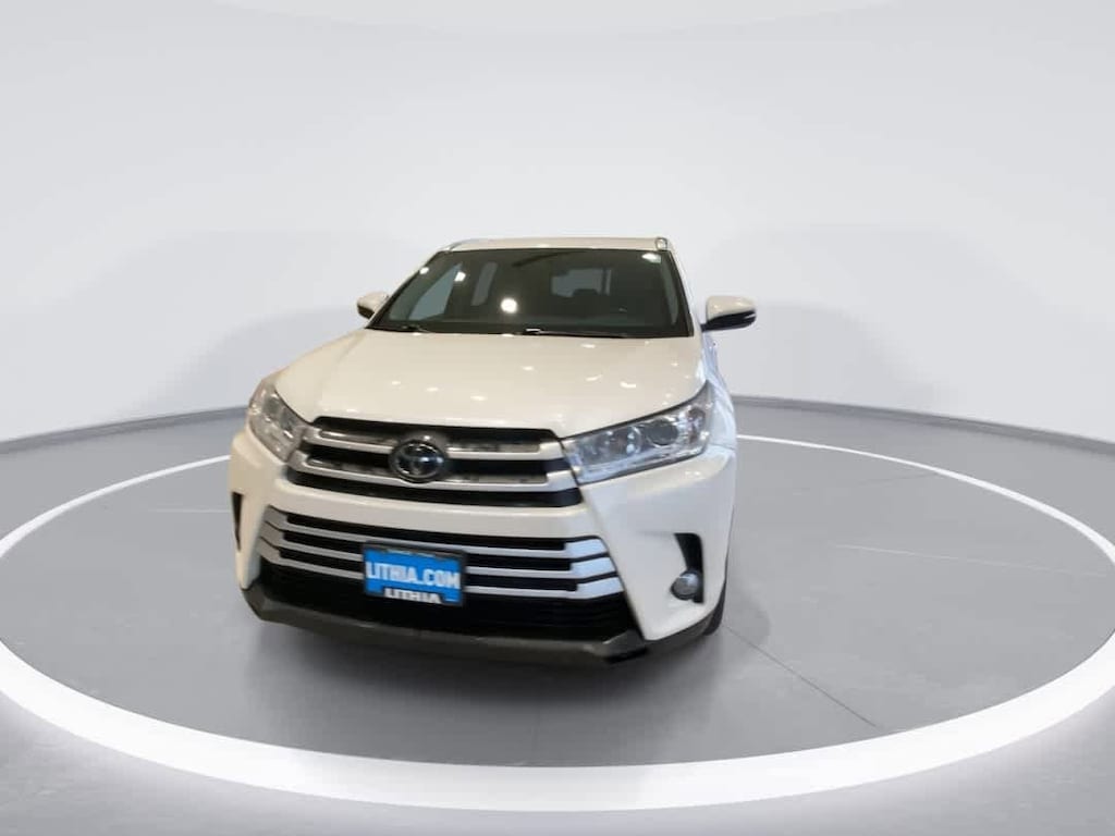 Used 2018 Toyota Highlander XLE V6 SUV