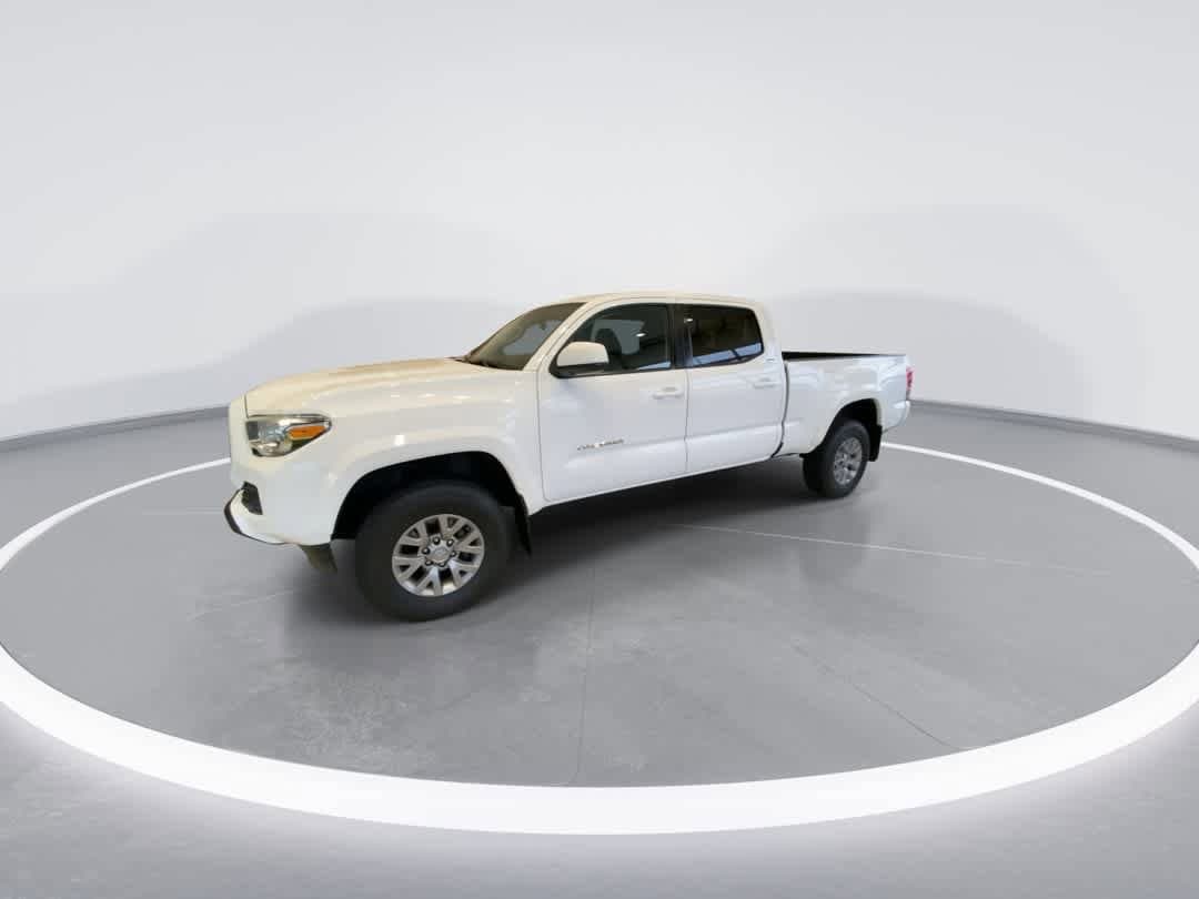 Thumbnail: 2018 Toyota Tacoma - 4