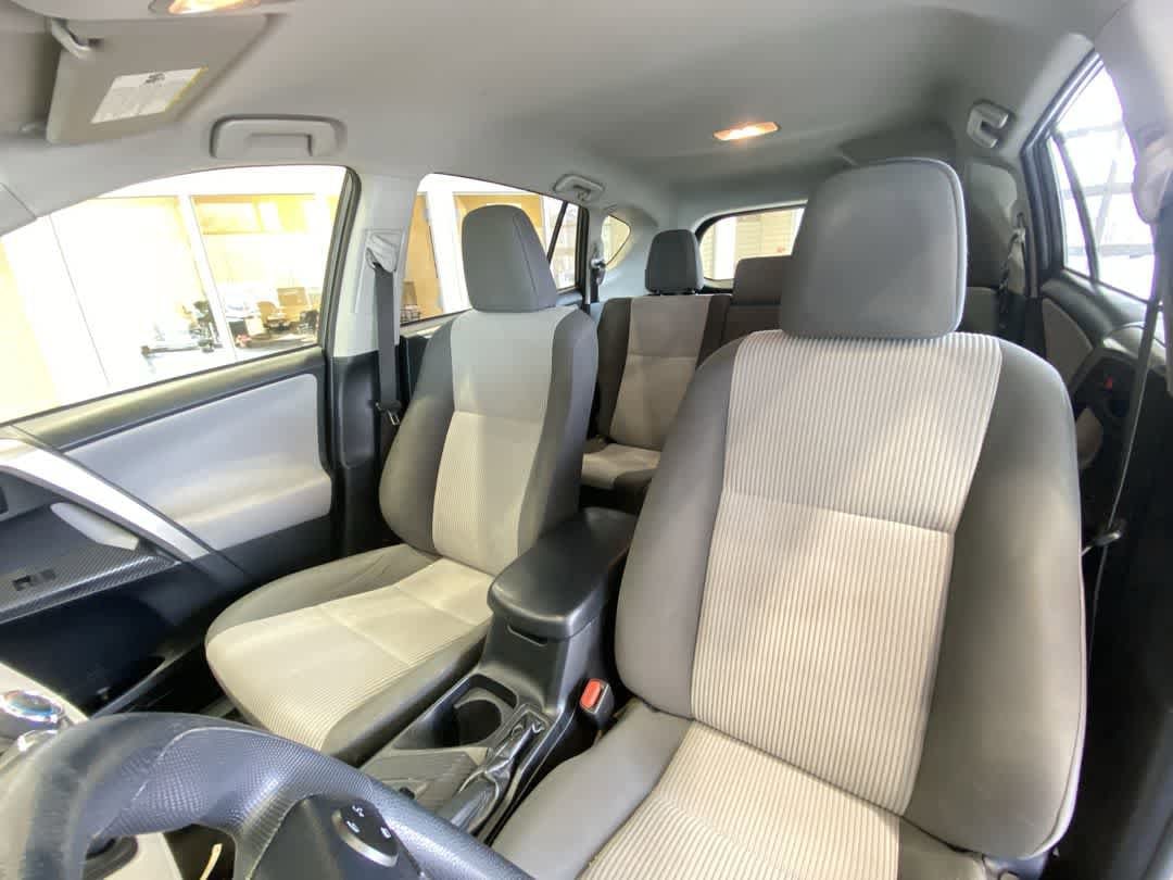 Thumbnail: 2015 Toyota RAV4 - 14