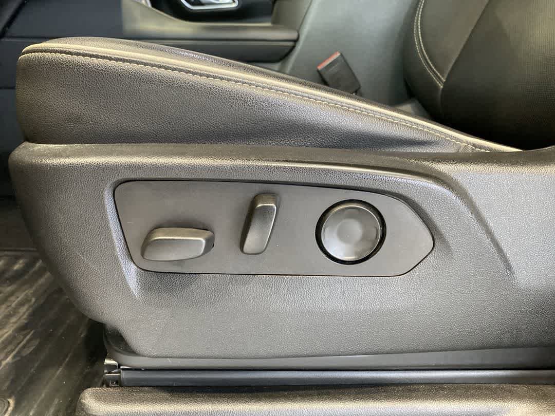 Thumbnail: 2022 GMC Yukon XL - 14