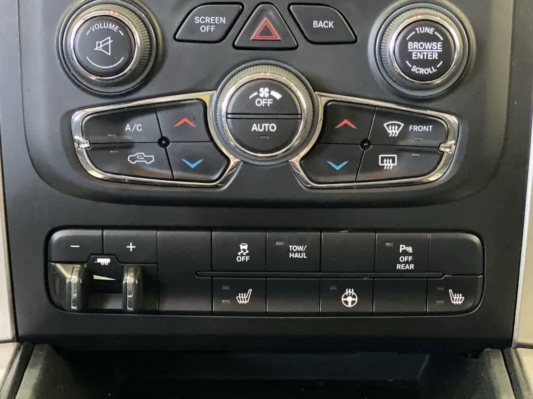 Thumbnail: 2019 RAM 1500 Classic - 21