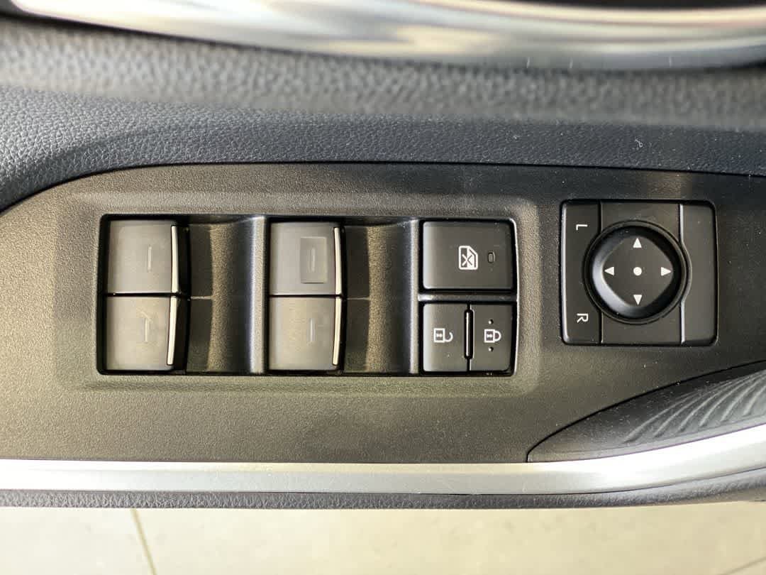 Thumbnail: 2022 Toyota RAV4 - 16