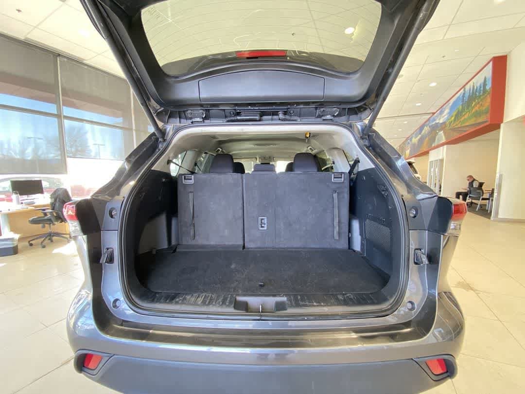 Thumbnail: 2024 Toyota Highlander - 25