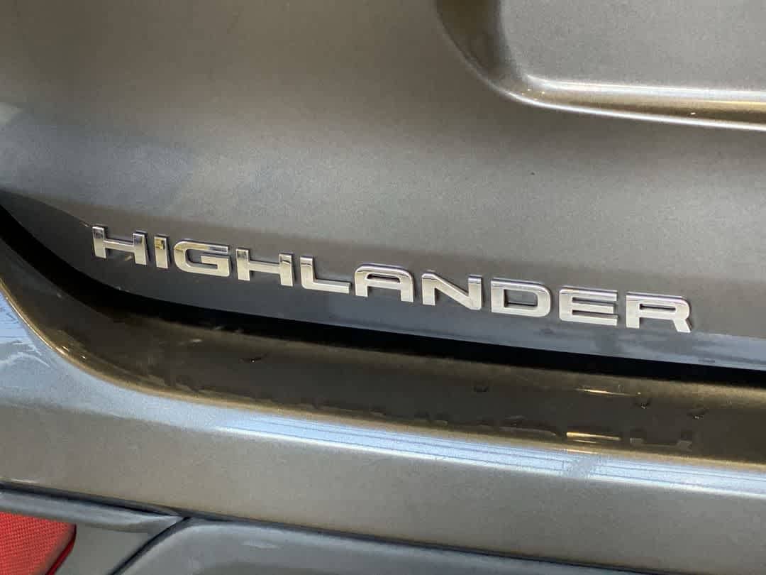 Thumbnail: 2024 Toyota Highlander - 11