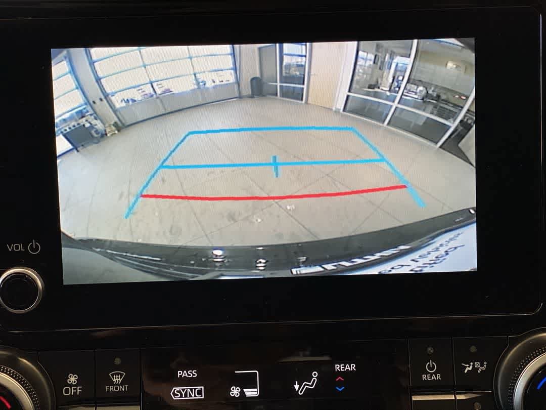 Thumbnail: 2024 Toyota Highlander - 20