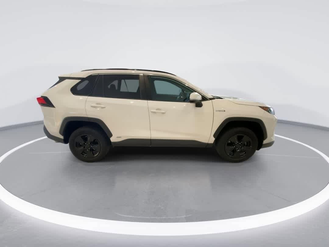 Thumbnail: 2021 Toyota RAV4 - 9
