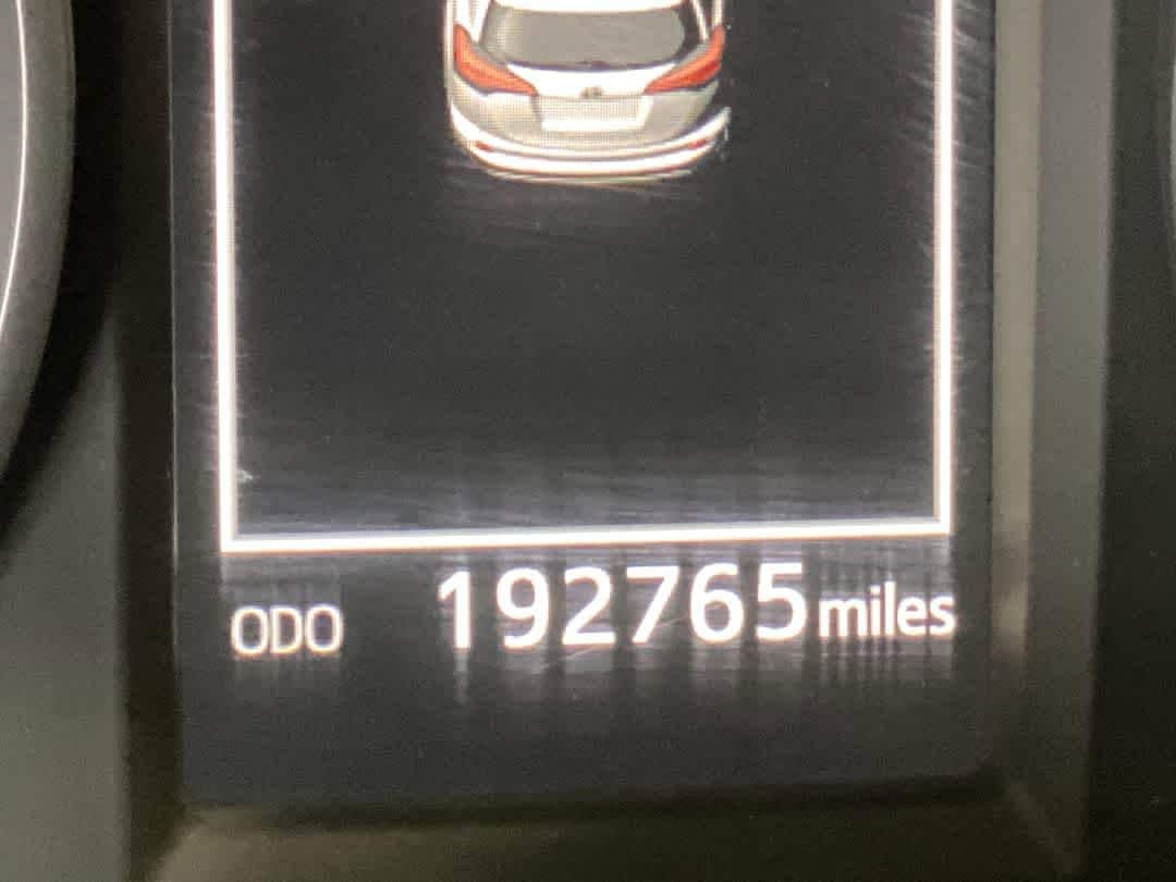 Thumbnail: 2018 Toyota RAV4 - 17