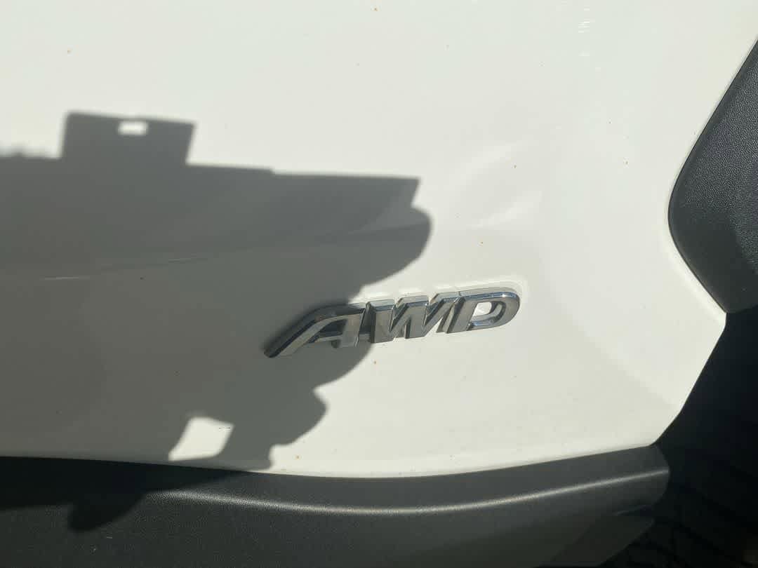 Thumbnail: 2022 Toyota RAV4 - 10