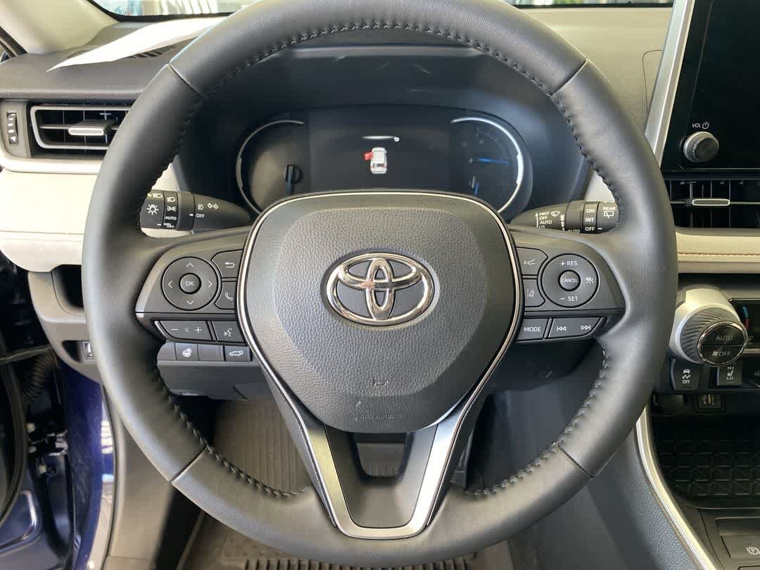 Thumbnail: 2025 Toyota RAV4 - 17