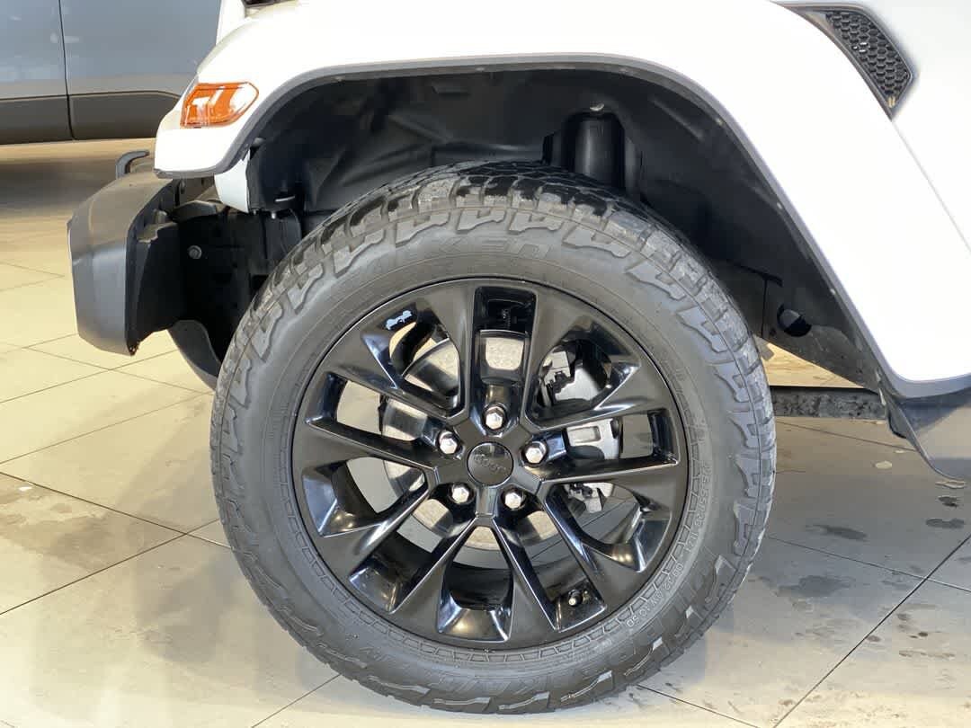 Thumbnail: 2021 Jeep Wrangler - 12