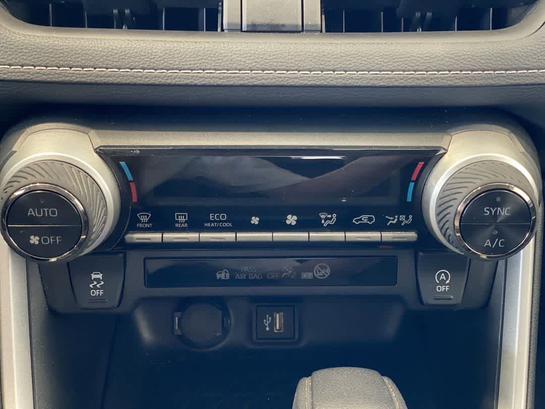 Thumbnail: 2025 Toyota RAV4 - 21