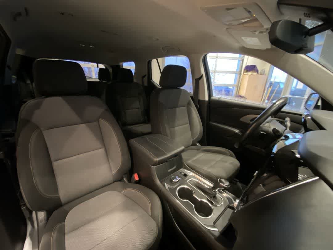 Thumbnail: 2020 Chevrolet Traverse - 27