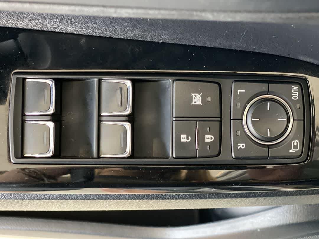 2017 Lexus LX 570 - Photo 15