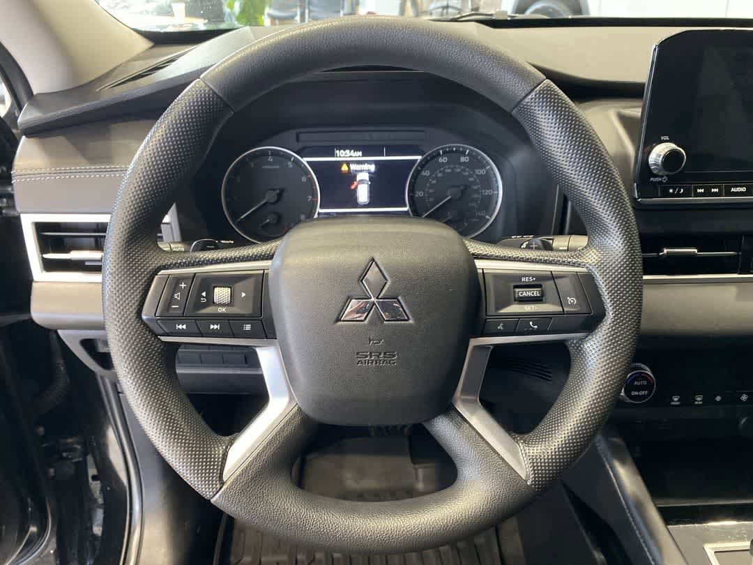 Thumbnail: 2022 Mitsubishi Outlander - 14