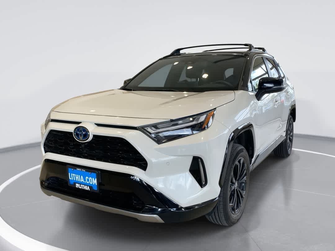 Thumbnail: 2022 Toyota RAV4 - 1